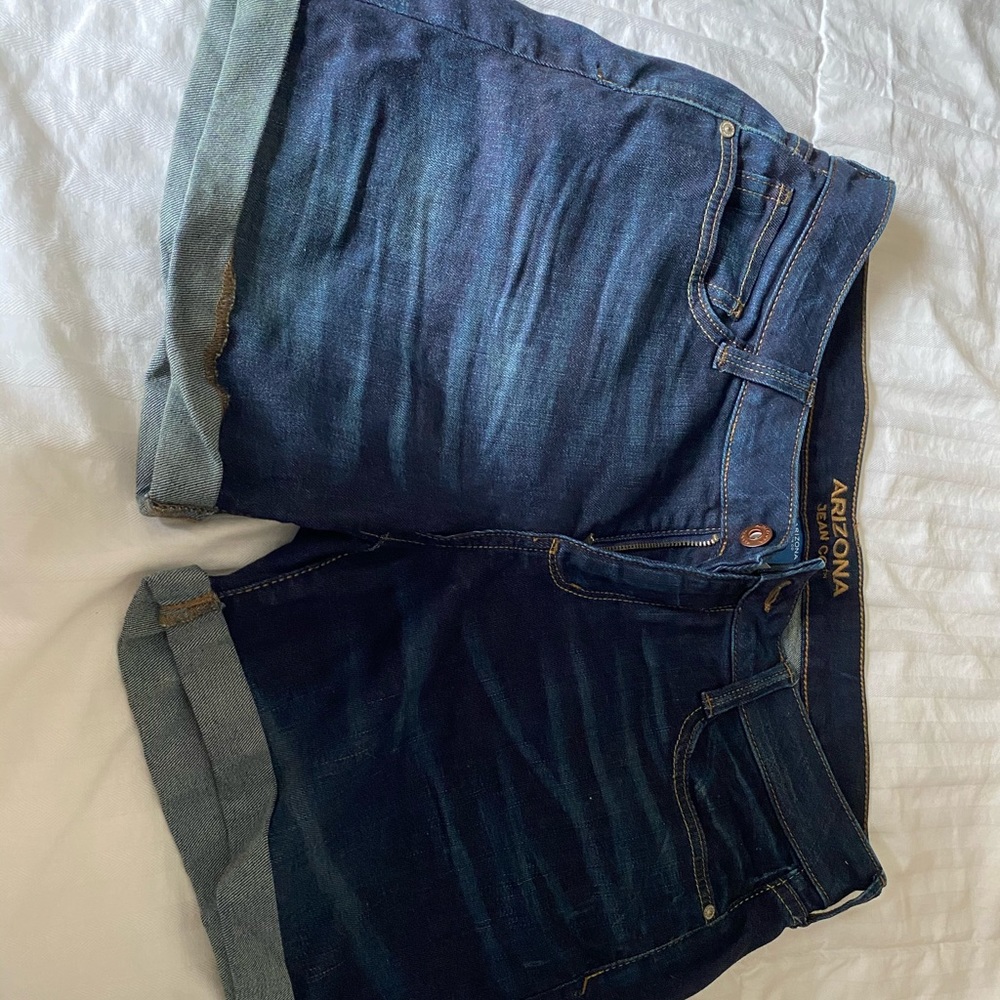 NEVER WORN SIZE 13 Arizona shorts
